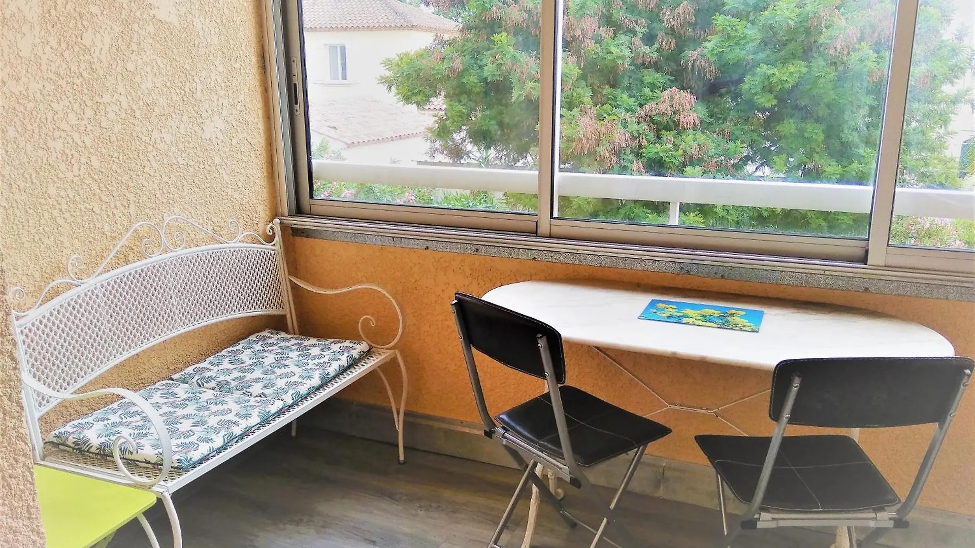Appartement Port Frejus Avec Loggia Et Acces Plages A Pieds 0*,  France