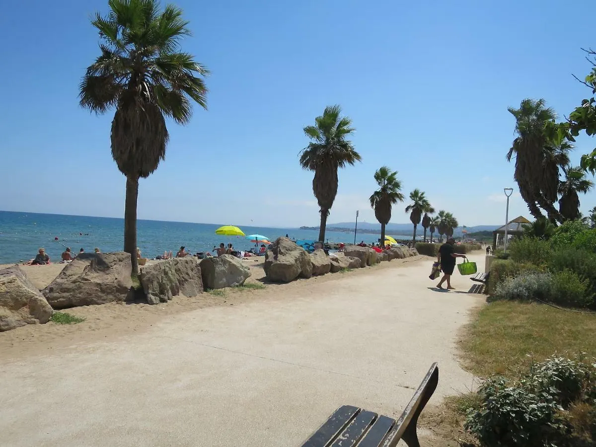 Appartement Port Frejus Avec Loggia Et Acces Plages A Pieds 0*,  France